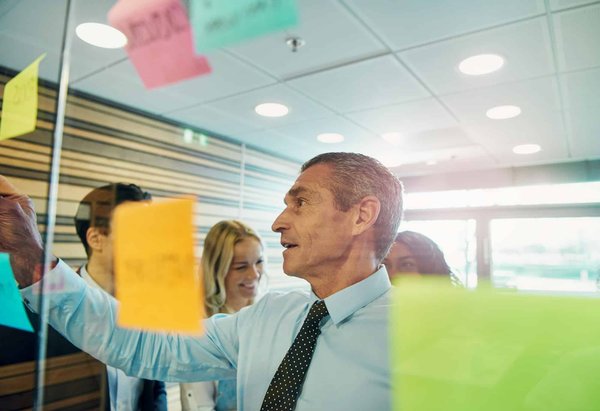 Quels sont les défis de la mise en œuvre de l'intelligence artificielle dans les processus de gestion des ressources humaines ?