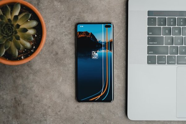 Comment configurer et utiliser le mode de faible luminosité sur un OnePlus 8 Pro?