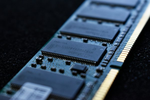Comment choisir un bon kit de RAM pour une station de travail dédiée à la modélisation 3D ?